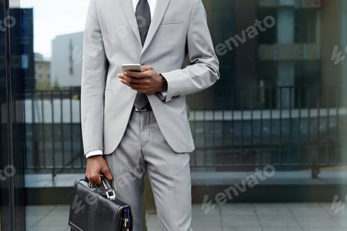 Preview: Employee texting