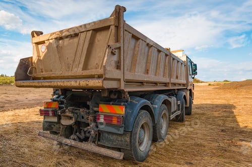 Preview: Truck on construction site