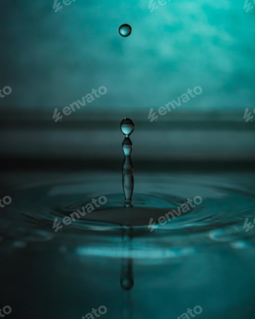 Preview: Water dripping and splashing with a blue effect
