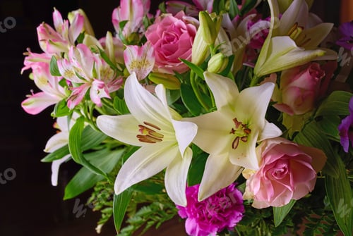 Preview: Colourful bouquet of flowers