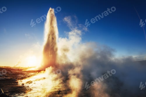 Preview: geysers in Iceland. Fantastic kolory.Turysty watch the beauty of