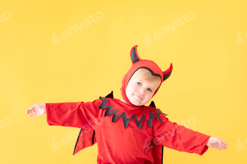 Preview: Happy child dressed Halloween costume