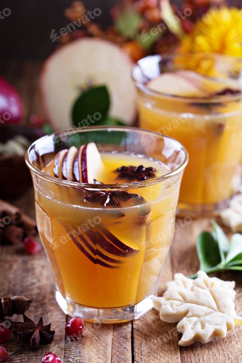 Preview: Warm apple cider with spices