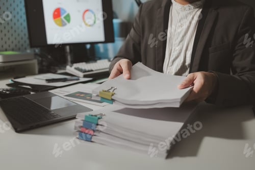 Preview: Preparing documents to attend the meeting, Checking documents that employees have brought in the off