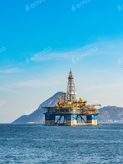 Preview: Oil industry exploration platform moored in Guanabara Bay in Rio de Janeiro, Brazil