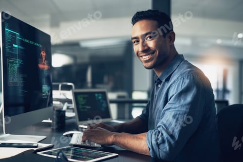 Preview: Portrait of a man using a computer in a modern office
