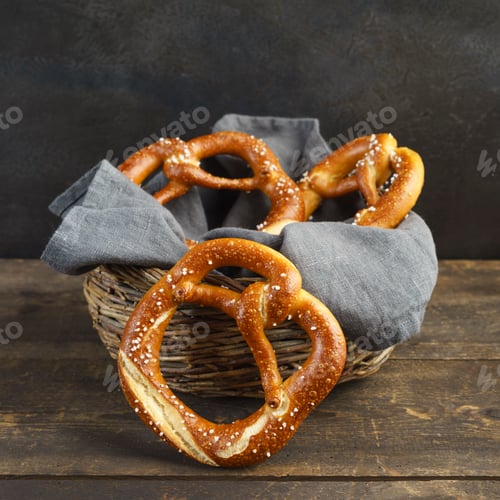 Preview: Pretzels in basket