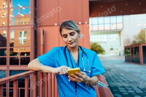 Preview: representation of the daily life of a nurse going to work at the hospital