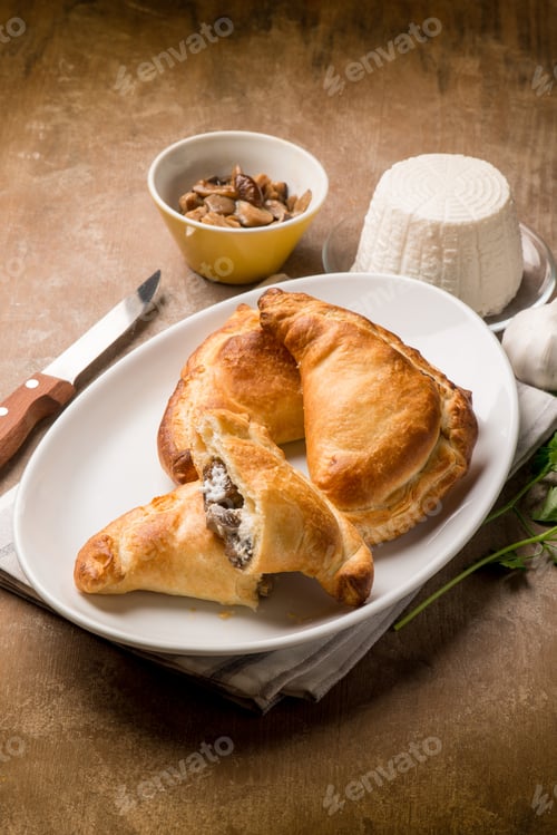 Preview: panzerotti stuffed with boletus mushrooms and ricotta cheese