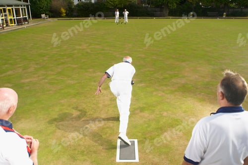 Preview: bowlers on green