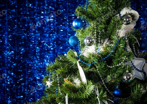 Preview: Two beautiful Christmas trees, white and green