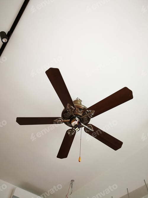 Preview: Wooden ceiling fan in a room