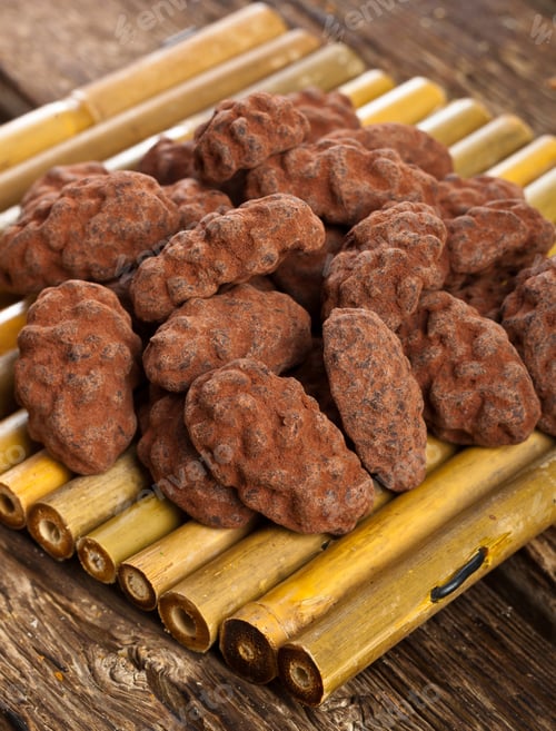 Preview: Cocoa beans, dark chocolate and chocolate truffles