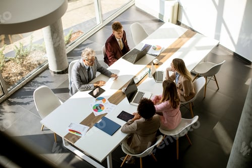 Preview: Multiethnic business people working together in the office