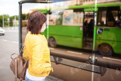 Preview: Unidentified middle-aged woman in stylish casual wear