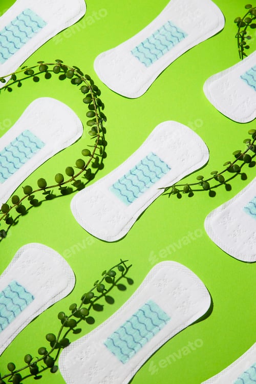 Preview: Zero waste menstrual pads for feminine hygiene jn green. Sustainable period.