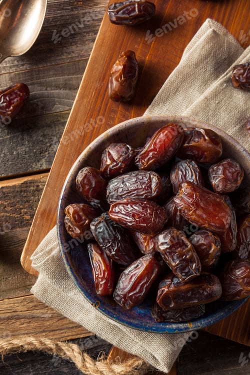 Preview: Raw Organic Medjool Dates