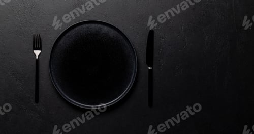 Preview: Mockup for a delicious meal. Empty plate on a table