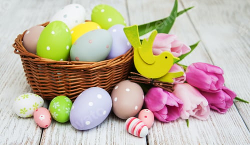 Preview: Basket with easter eggs
