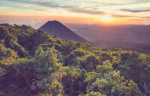 Preview: Volcano in Salvador
