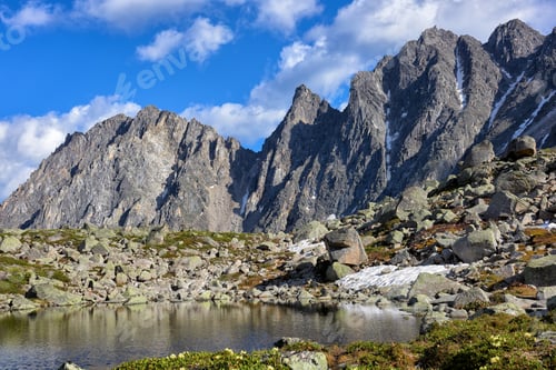 Preview: Mountain Peaks near Little Lake