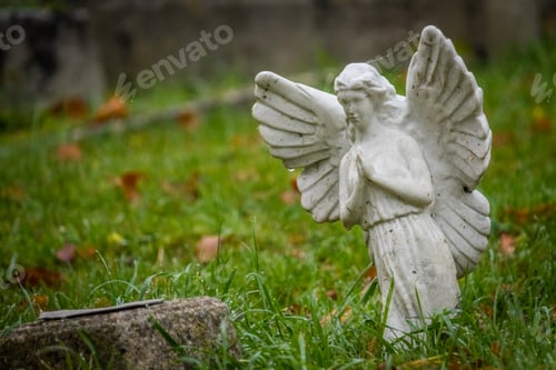 Preview: Tiny angel figure