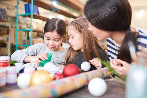 Preview: Christmas Art Class