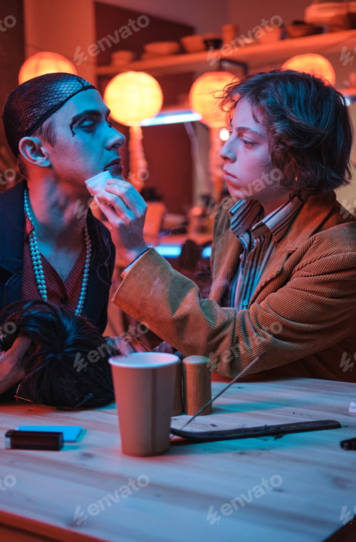 Preview: Transgender after fight sitting in the club