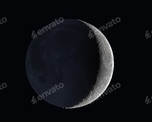 Preview: Waxing moon over Germany
