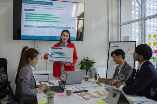 Preview: employees are discussing marketing strategies in a conference room