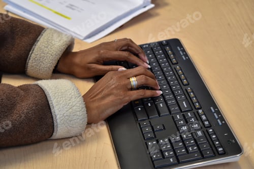 Preview: Nominated 🌟🌟🌟🌟🌟🌟Beautiful manicured hands on a computer keyboard