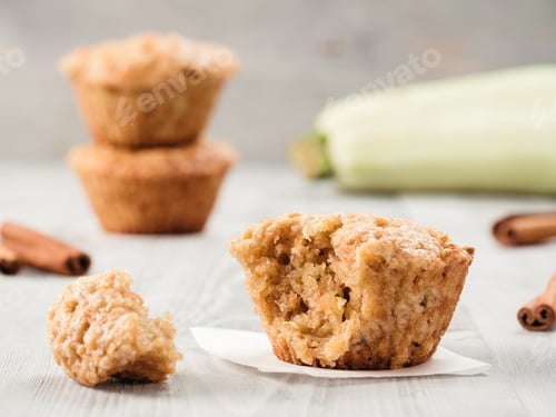 Preview: Muffins with zucchini, carrots, apple and cinnamon