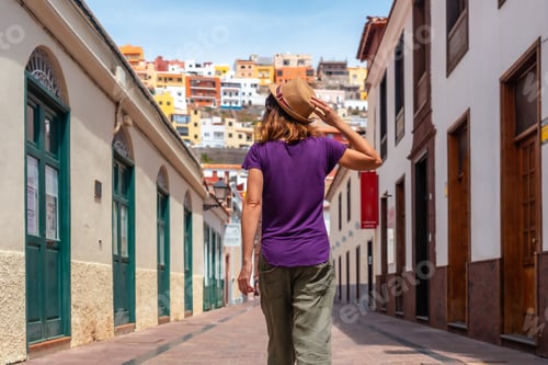 Preview: Lifestyle, vacations walking through the city of San Sebastian de la Gomera next toLa Asuncion