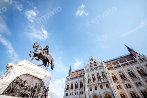 Preview: Parliament building in Budapest
