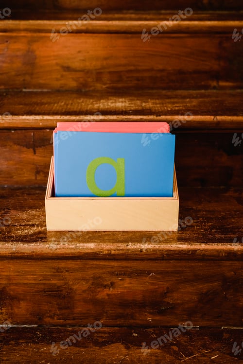 Preview: Reading and writing cards in a method montessori school.