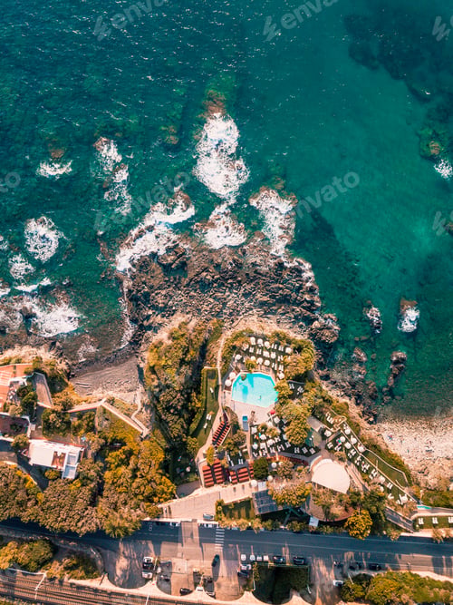 Preview: Holiday on the Sea in Resort on the Cliff