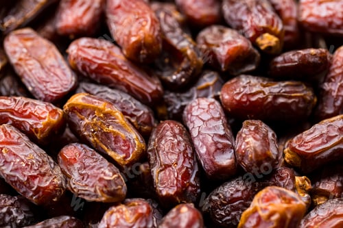 Preview: Dried date fruits in a pile