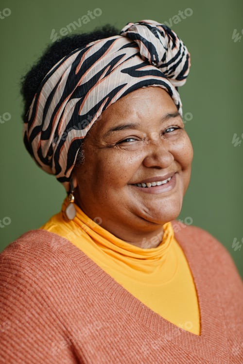 Preview: Black Senior Woman Wearing Headscarf Close Up