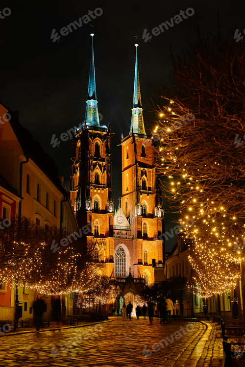Preview: Illuminated Wroclaw Cathedral with Christmas lights at night