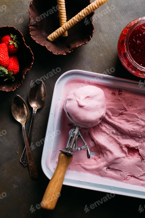 Aperçu: Délicieuse glace à la fraise en kit