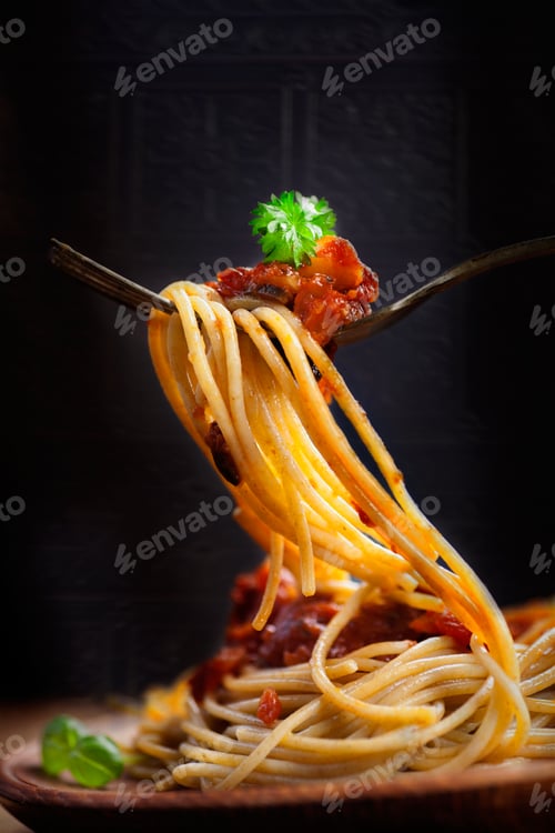 Preview: Pasta with tomato and olives