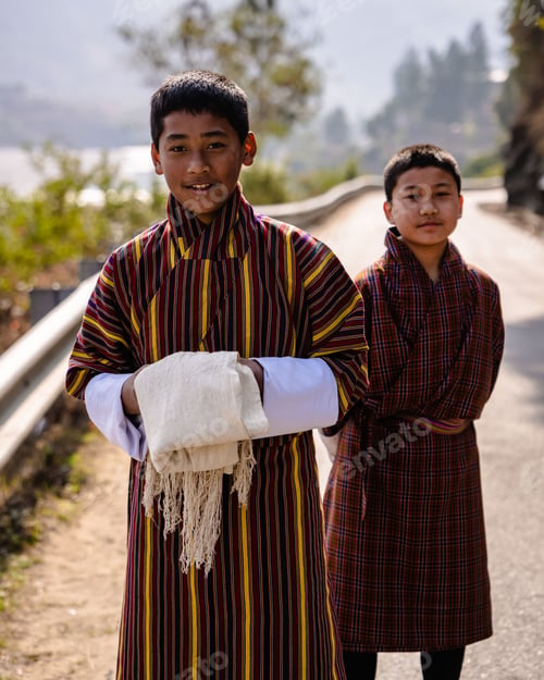 Preview: Bhutanese worshipers at Tshechu festival