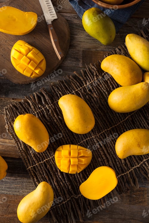 Preview: Raw Organic Yellow Mangos