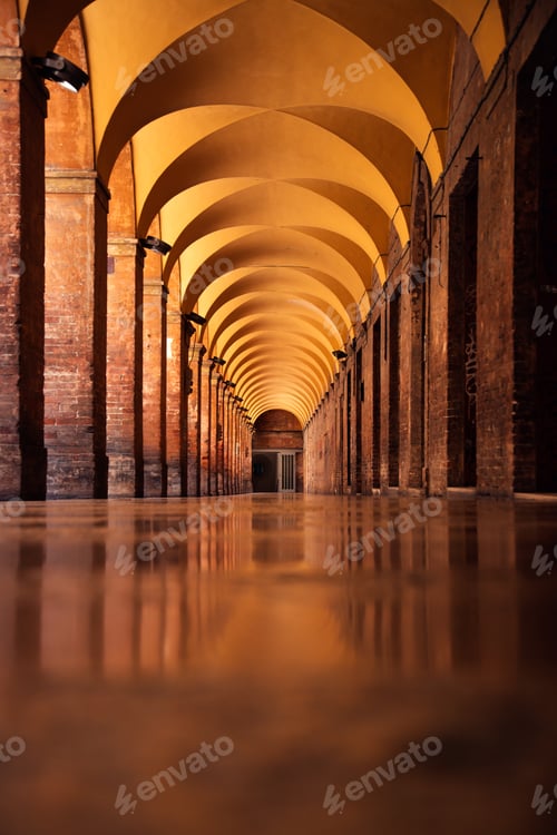 Preview: Beautiful archway in Urbino, Italy