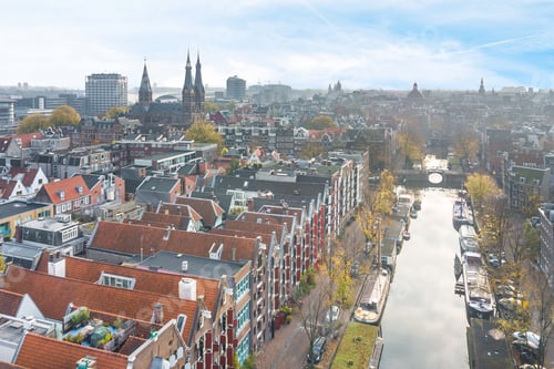 Preview: Residential area by the river