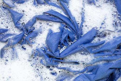 Preview: Washing Jeans shirt, soaked