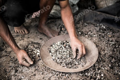 Preview: Making aluminium near Ambatolampy in the Central Highlands of Madagascar