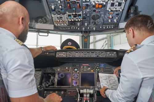Preview: Aircraft cockpit with two colleagues in it