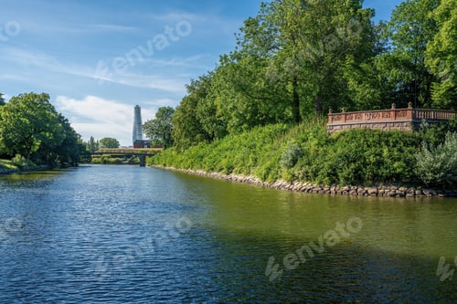 Preview: Kungsparken park with Turning Torso building on background - Malmo, Sweden