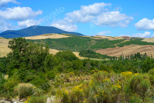 Preview: Rural landscape along the Cassia near Radicofani, Tuscany